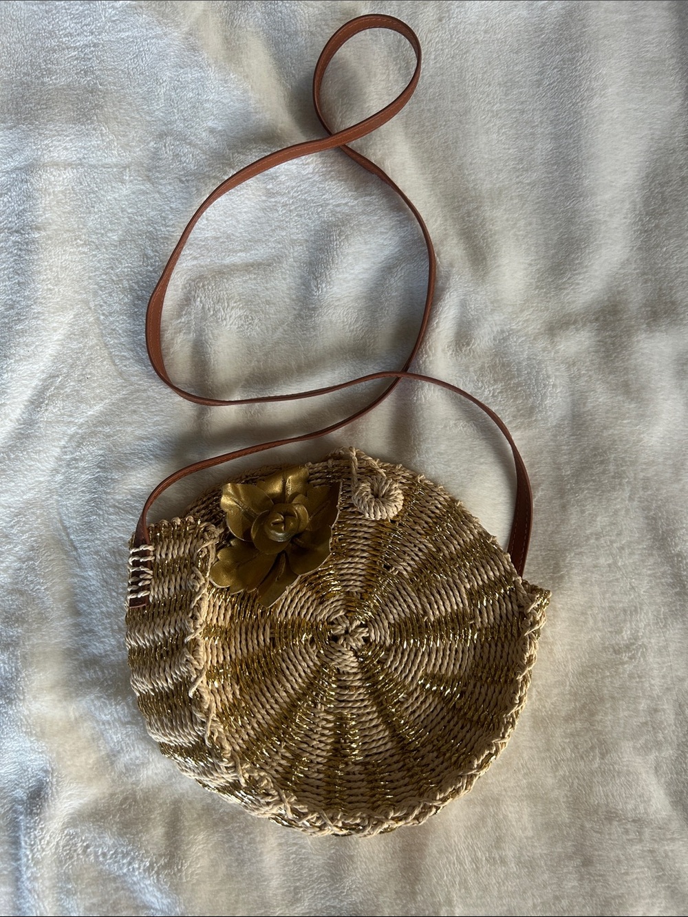 Excellent condition American Eagle Round Straw Crossbody Bag with Floral Accent